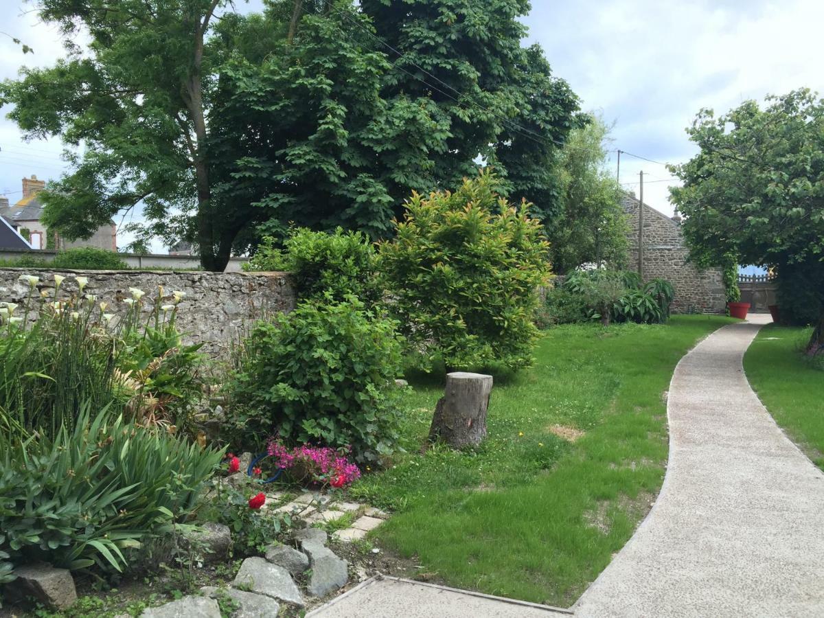 L'Ermitage Bed & Breakfast Saint-Vaast-la-Hougue Exterior foto
